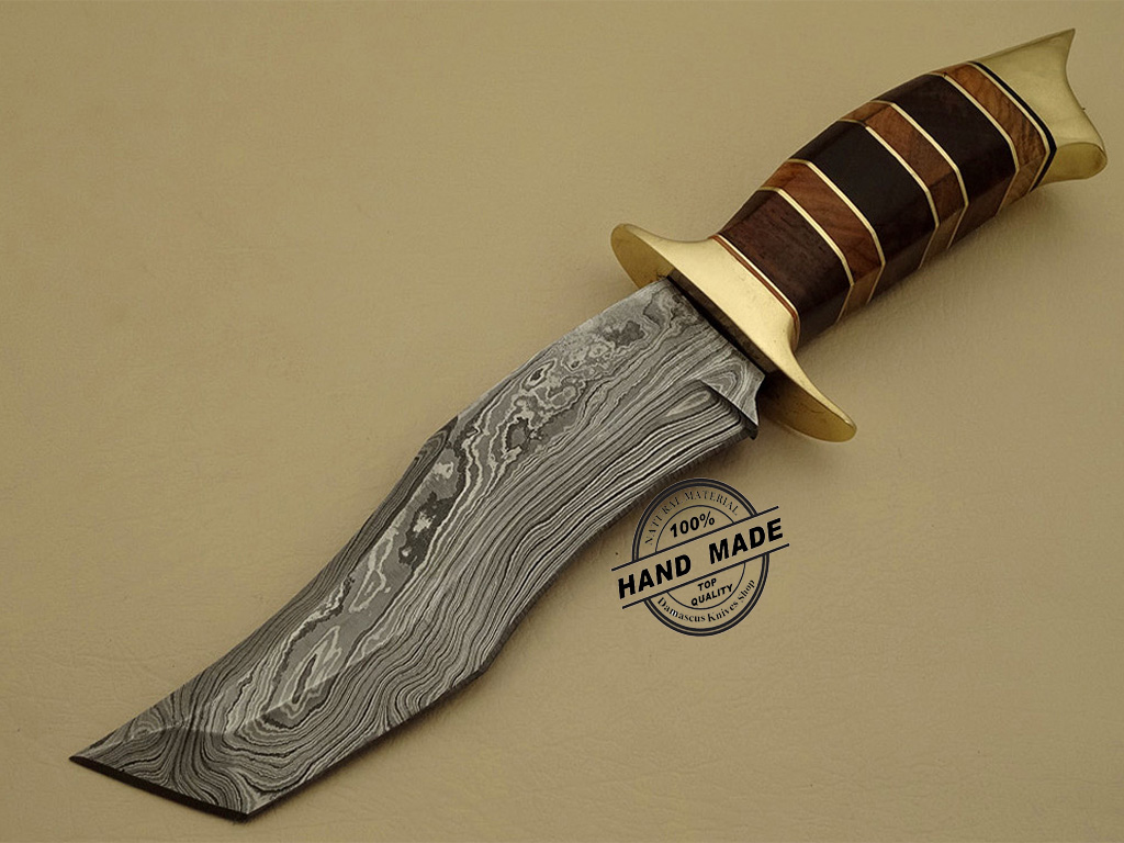 Custom made Damascus steel Hunting Knife with leather sheath